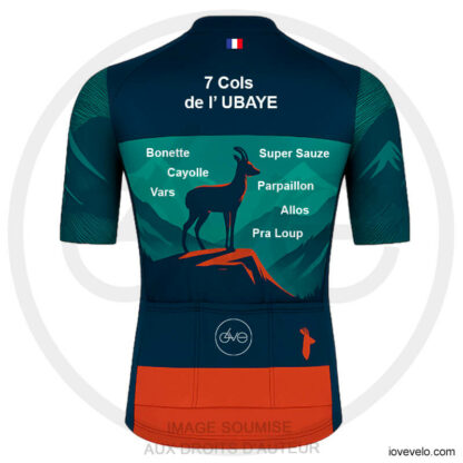 Maillot vélo Ubaye vert avec chamois et liste des 7 cols emblématiques Bonette Cayolle Vars Super Sauze Pra Loup Parpaillon Allos, design montagne et bande orange | LovingBike